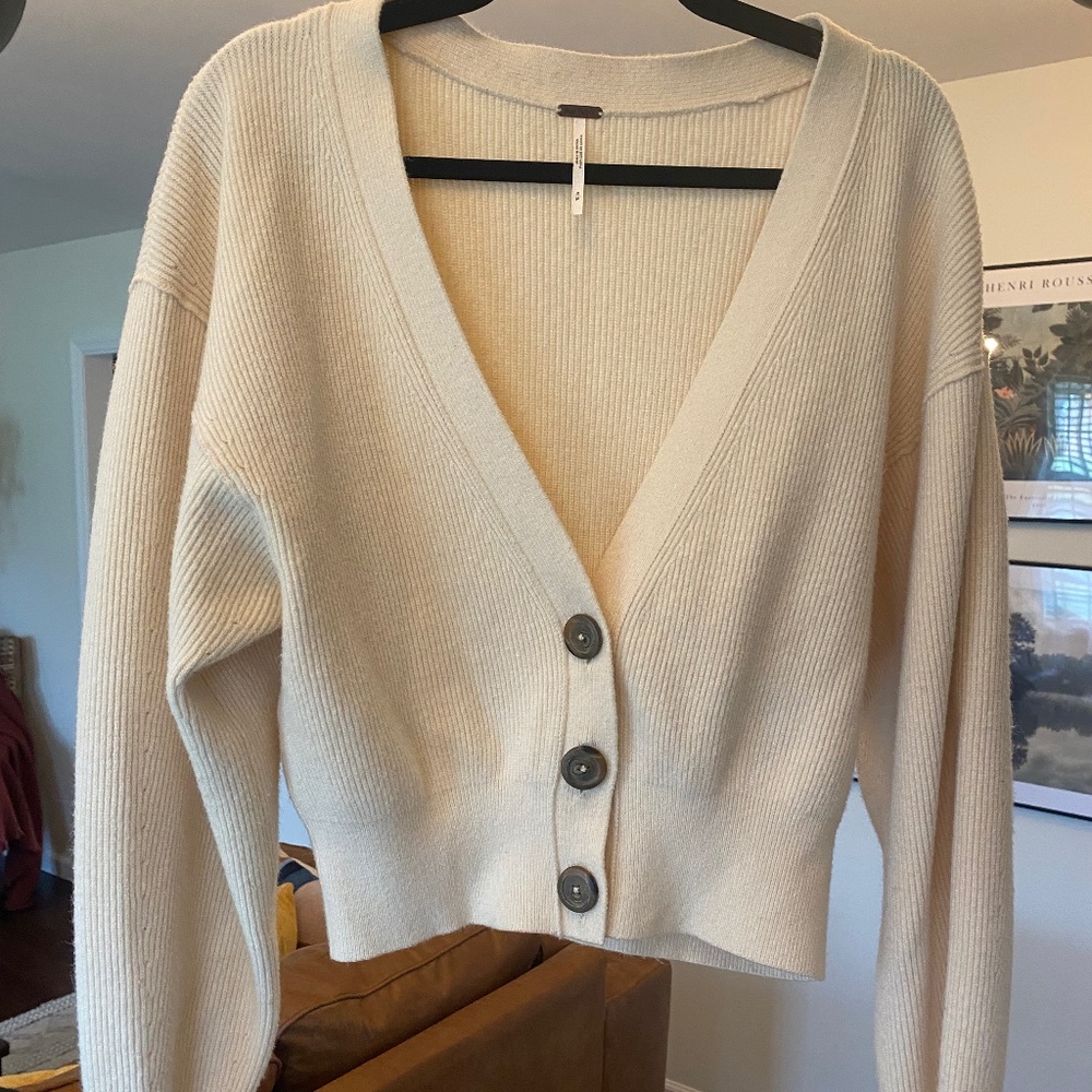 Free People Cream Ribbed Cropped Cardigan – Size Small